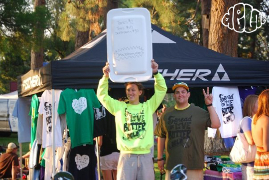 Dela Clothing Booth