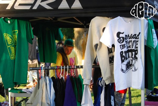 Dela Clothing Booth