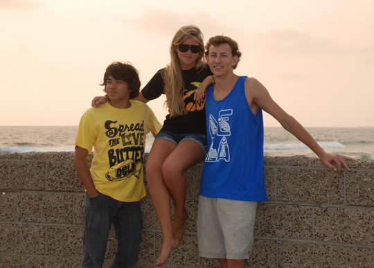 Dela Clothing Surf Movement
