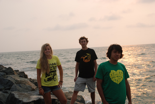 Dela Clothing Peace Movement