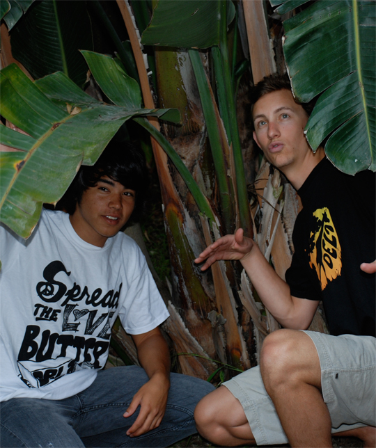 Dela Clothing Peace Movement