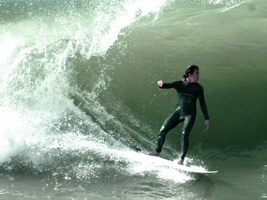 Dela Clothing - Surfing Eric Castaldo