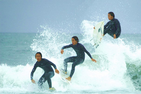 Dela Clothing - Surfing Eric Castaldo