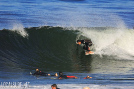 Dela Clothing - Surfing Eric Castaldo