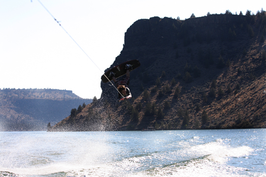 Dela Clothing - Skiing Ari DeLashmutt