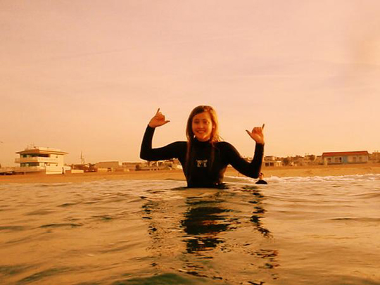 Dela Clothing - Surfing Laura Thatcher