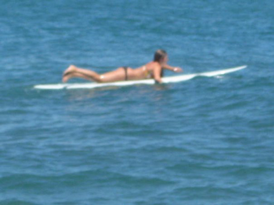Dela Clothing - Surfing Laura Thatcher