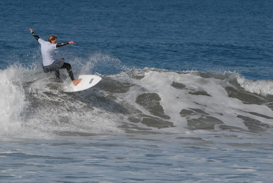 Dela Clothing - Surfing Monica Thatcher
