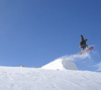 Dela Clothing - Snowboarding Megan Mooney